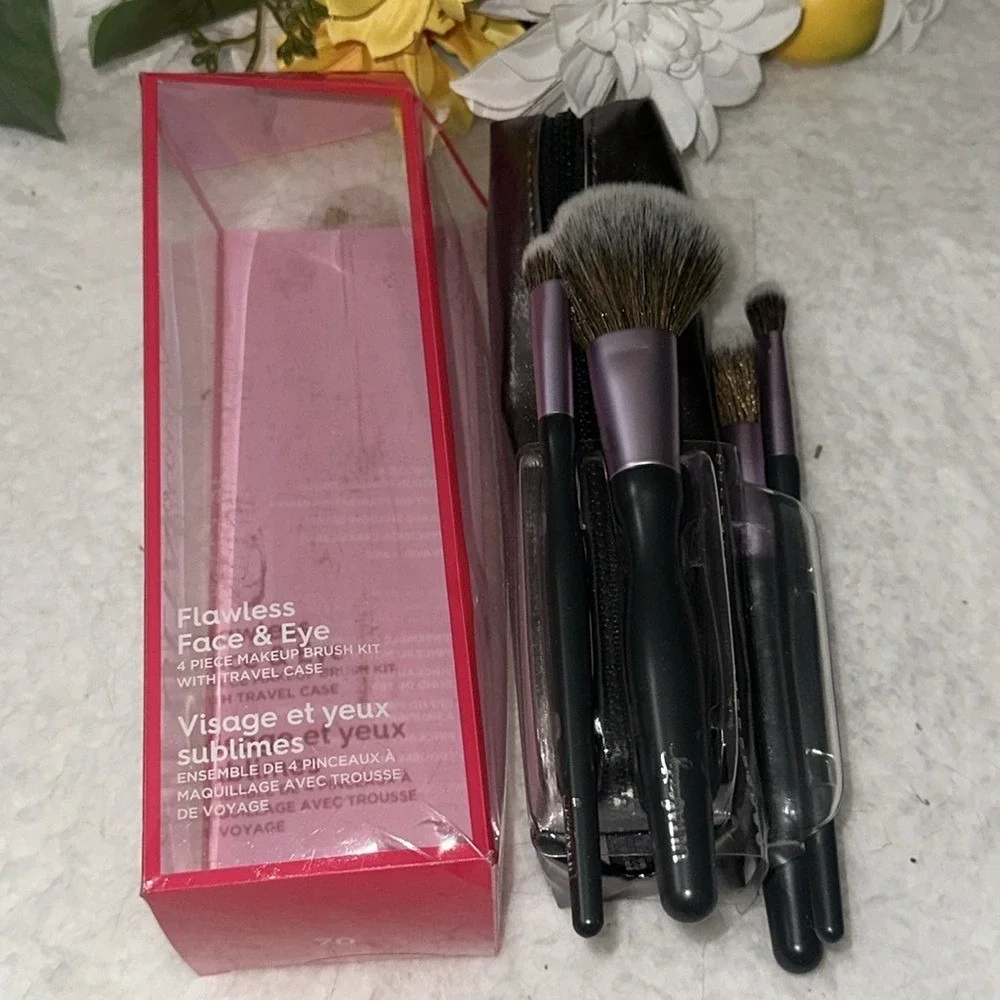 Ulta Beauty Flawless Face & Eye 4 Piece Makeup Brush Kit with Travel Case Purple